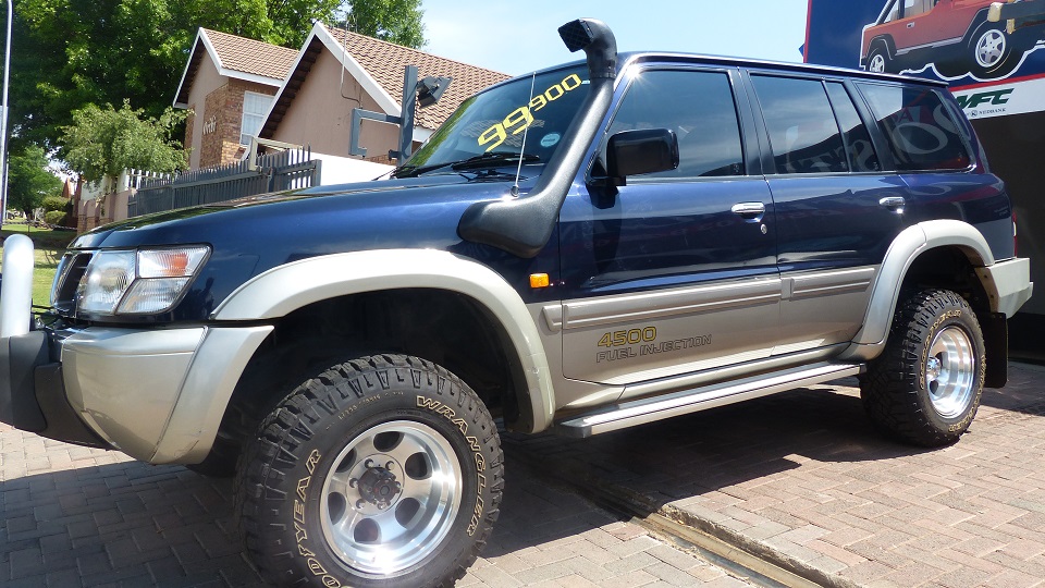 nissan patrol en xr 001.JPG