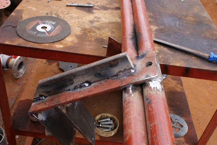 16mm support brace at the bottom of the bracket