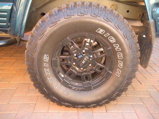 MT with 285/75/16's