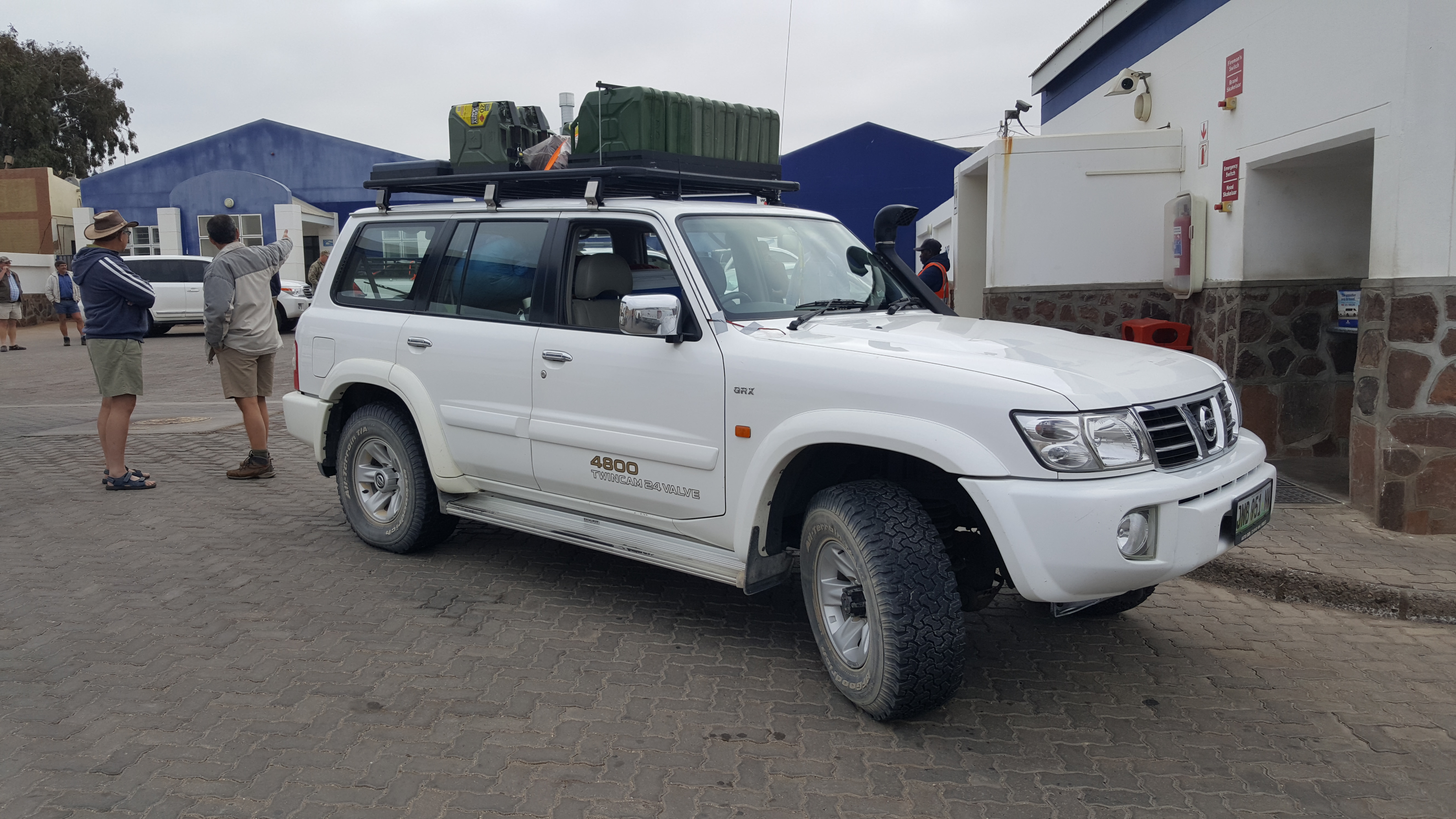 Filled up, packed and ready to roll...Ratel