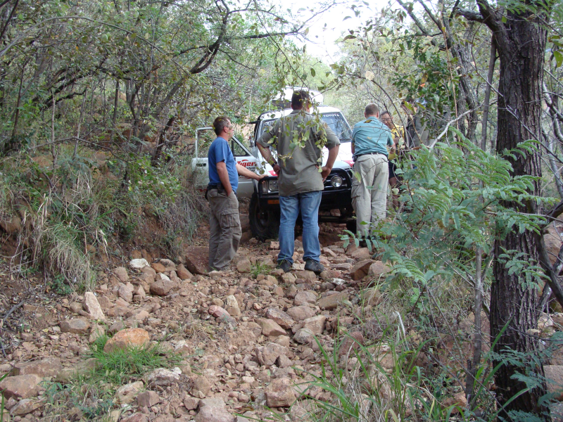 The (by now FWD) Hilux breaks its pitman arm and can't continue any further