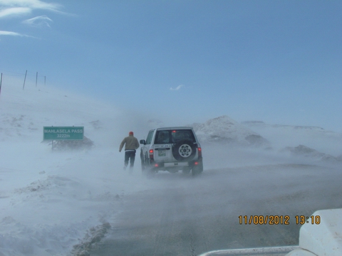 en-route to Afriski.... with a snow drift of note !!
