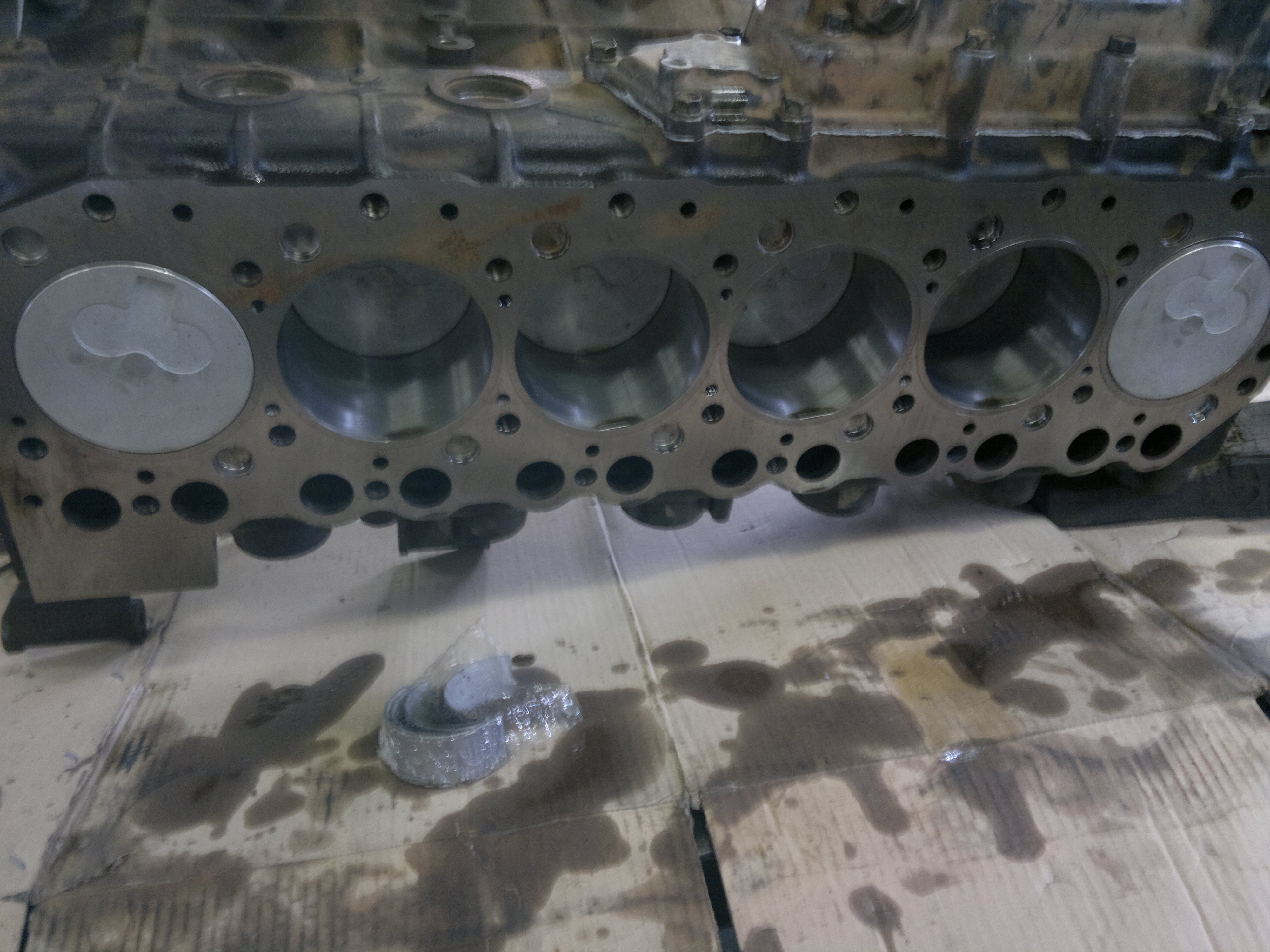 Pistons in block deck height .3.jpg