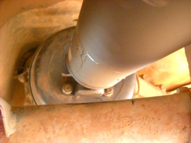 Fat end of prop scrape marks from cross member.jpg