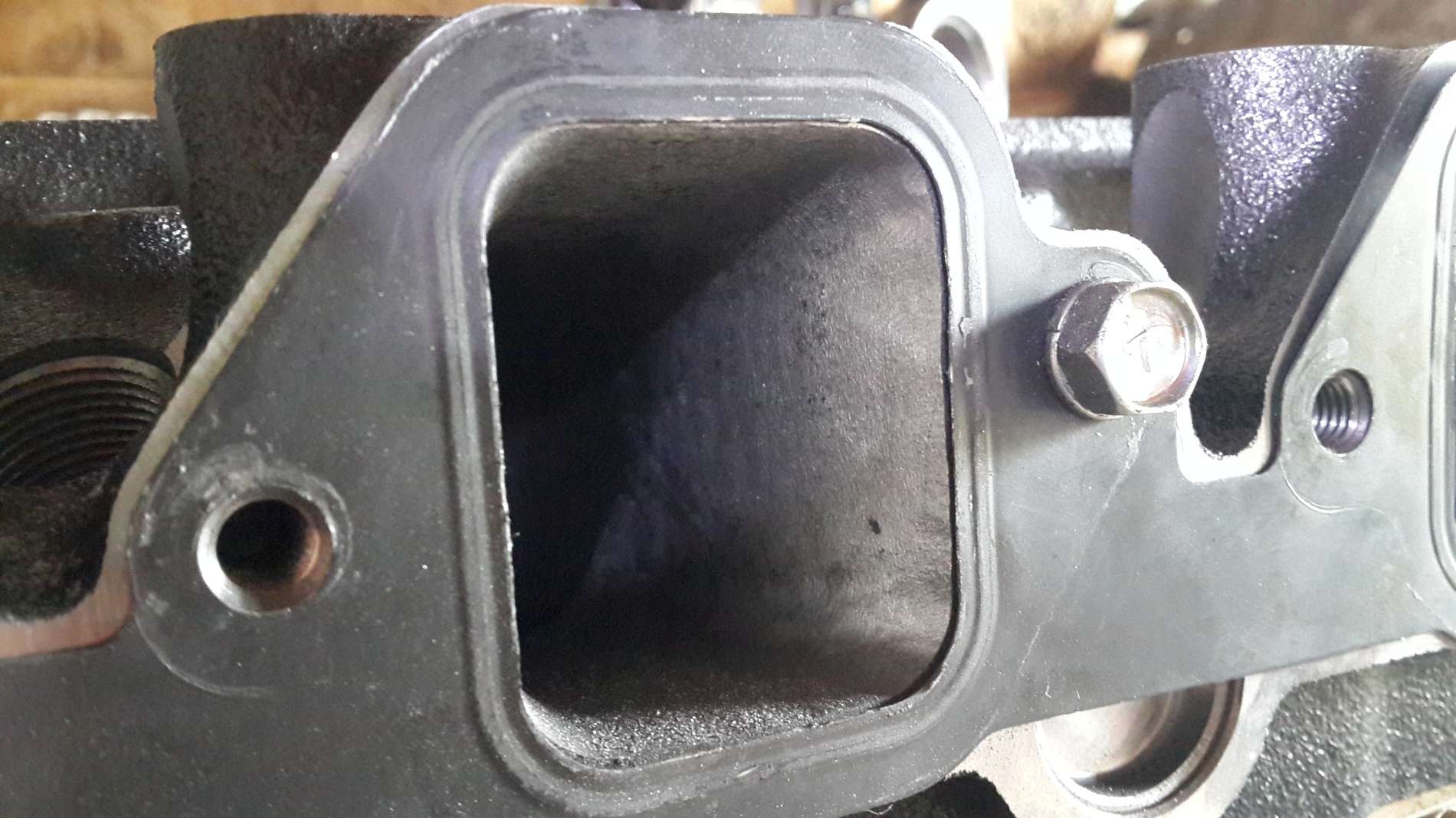 cylinder_head_135018-1900.jpg