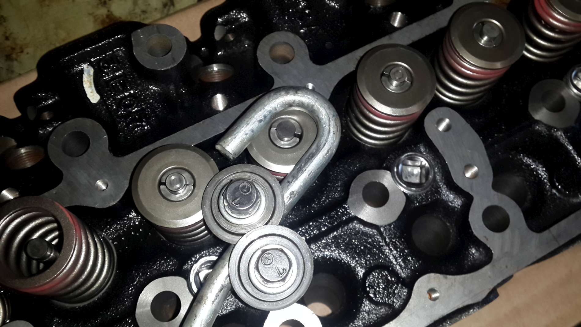 cylinder_head_170023-1900.jpg