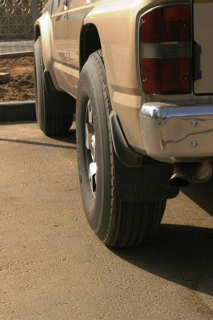 Parked next to my lodge Remah AbuDhabi.jpg